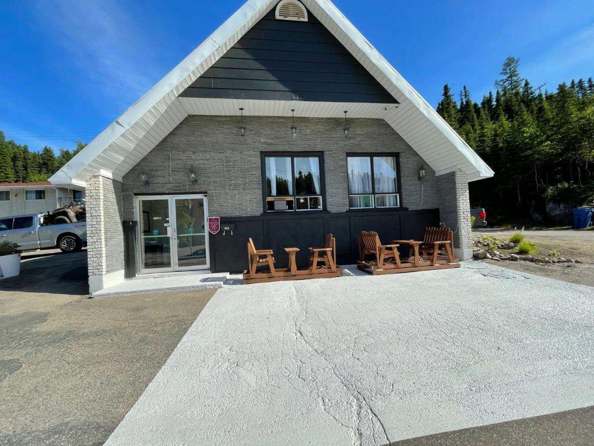 Motel Du Rosier Baie-Comeau Exterior foto